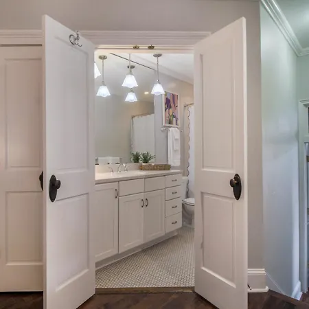 Walk To It All In Downtown, Double King Beds Savannah Exterior foto